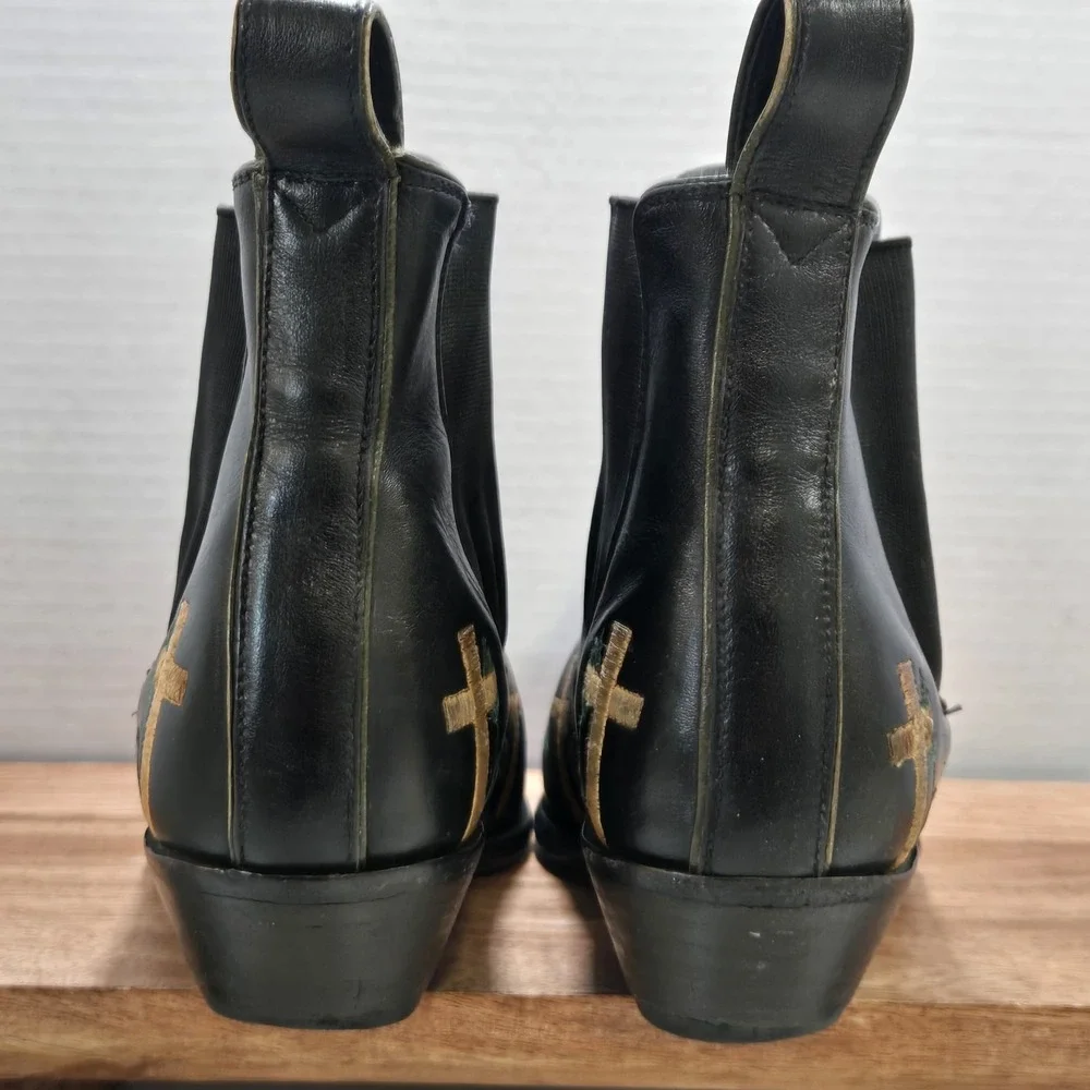 Limited Edition Manuel Western Boots 7.5 Black Embroidered Roses Cross Womens - Picture 3 of 16